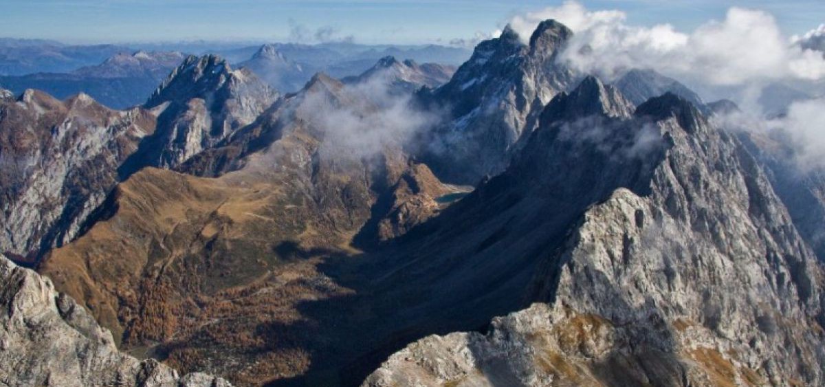 Biegengebirge im Vordergrund, Wolayerseegebiet