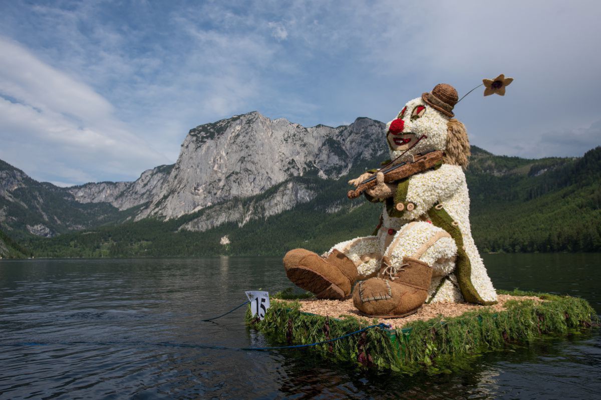 Blumenkorso am Ausseer See.