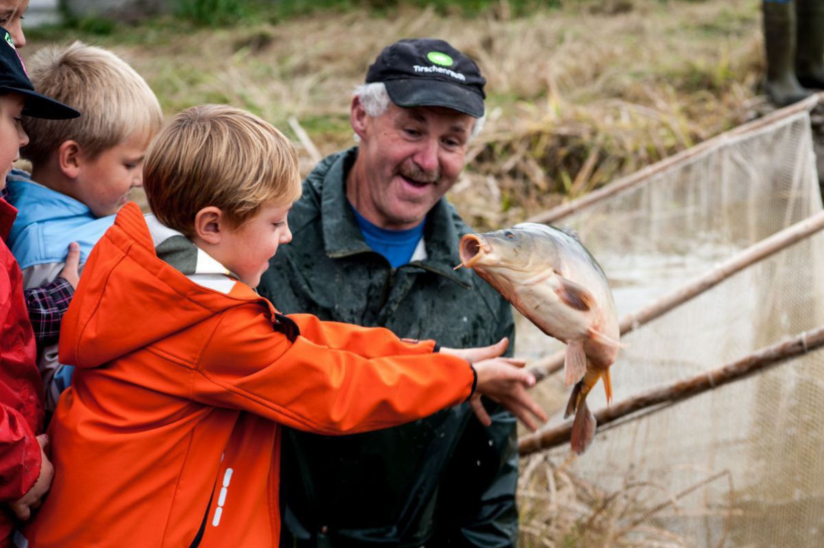 Fischer mit Kindern