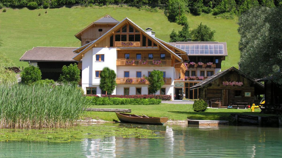 Ferienhof Neusacher-Moser direkt am Weissensee.