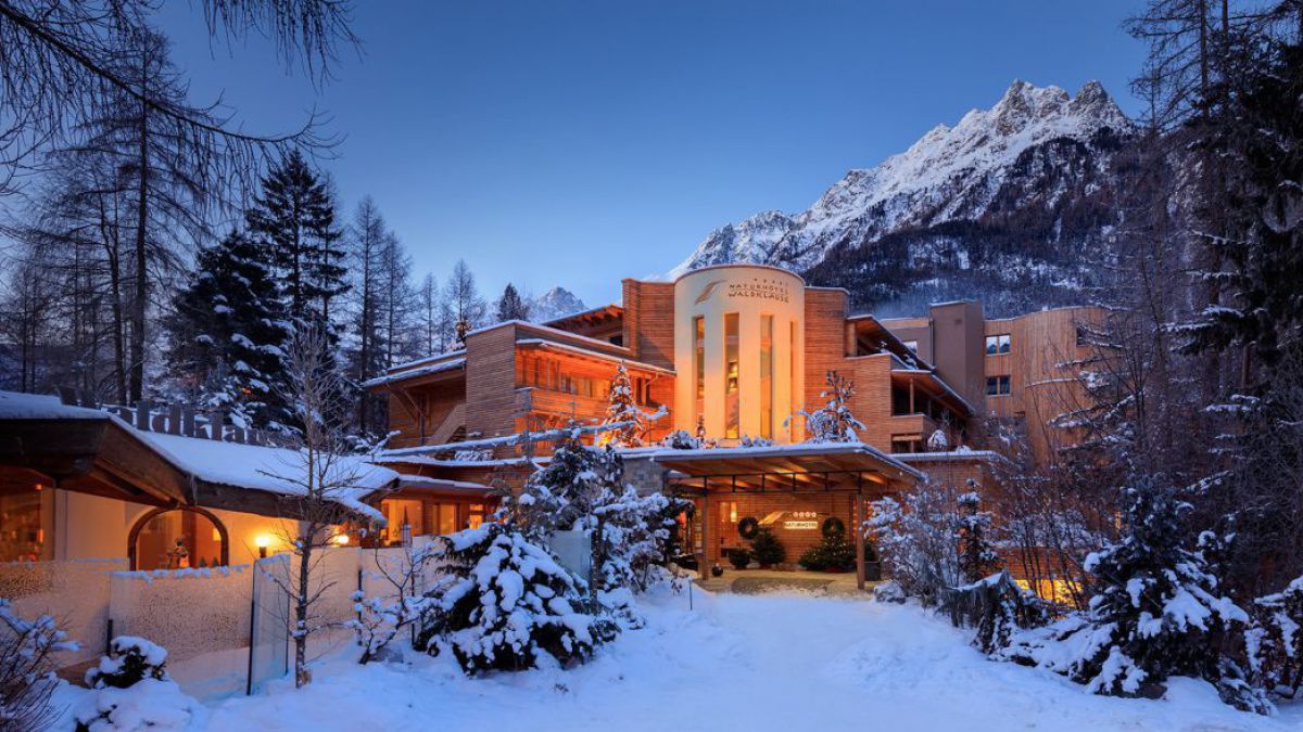 Naturhotel Waldklause im Winter.