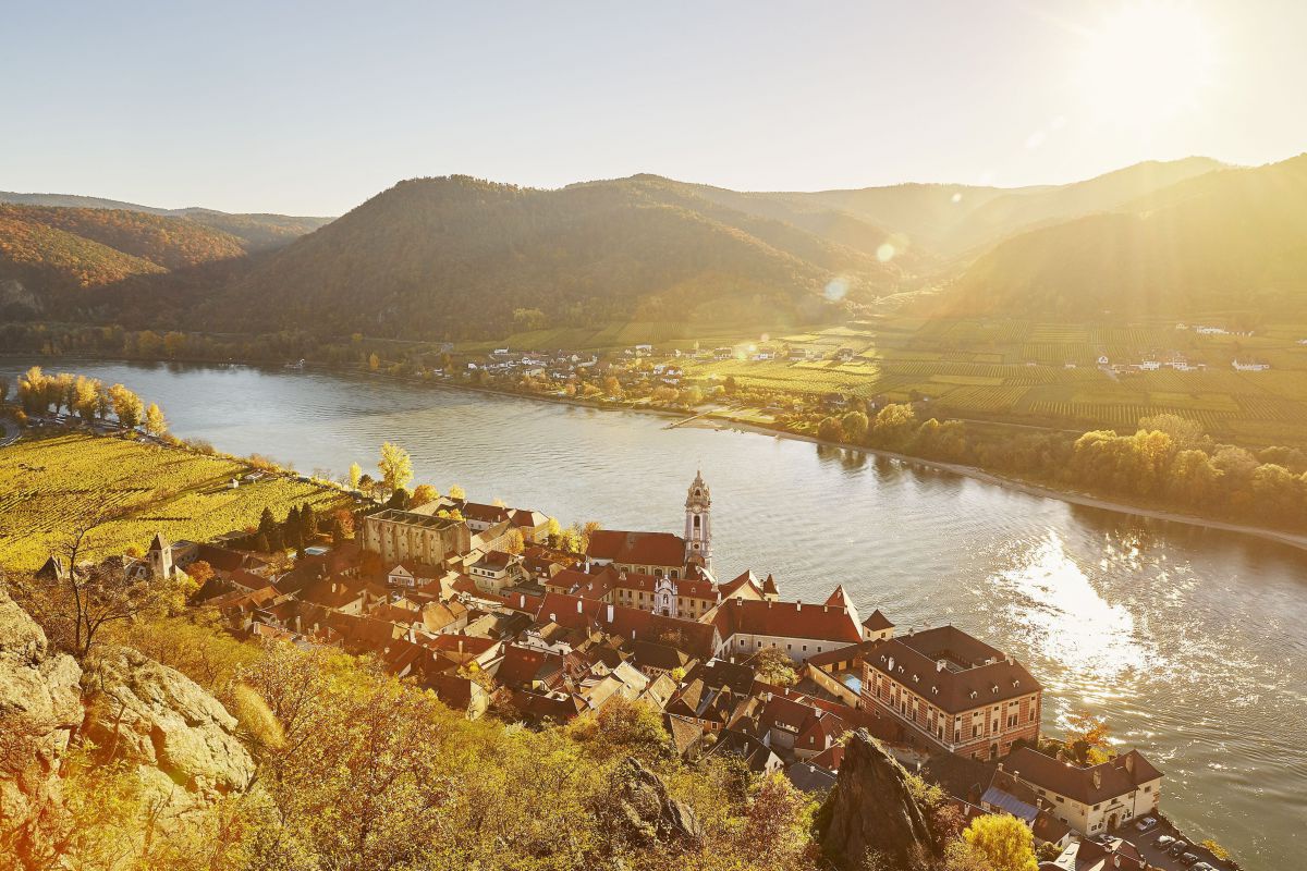 Blick auf Dürnstein und die Donau.