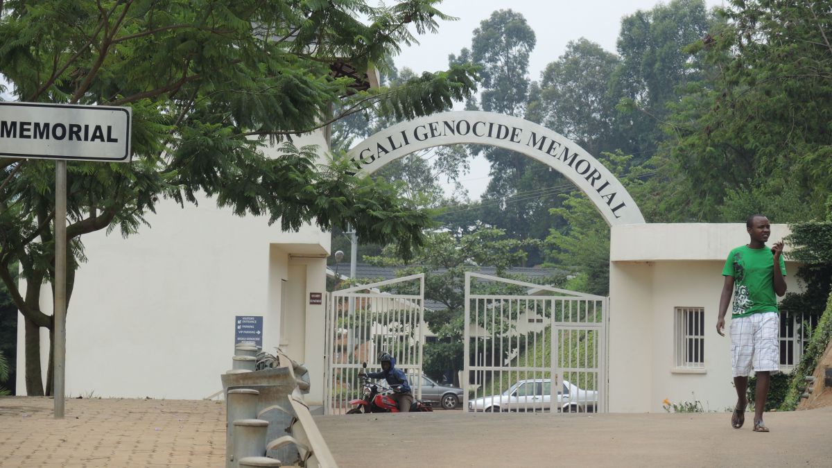 Eingangstor zum Genozid-Museum in Kigali
