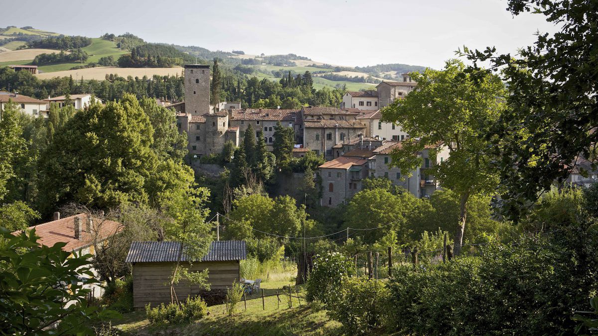Blick auf den Ort Portico di Romagna.