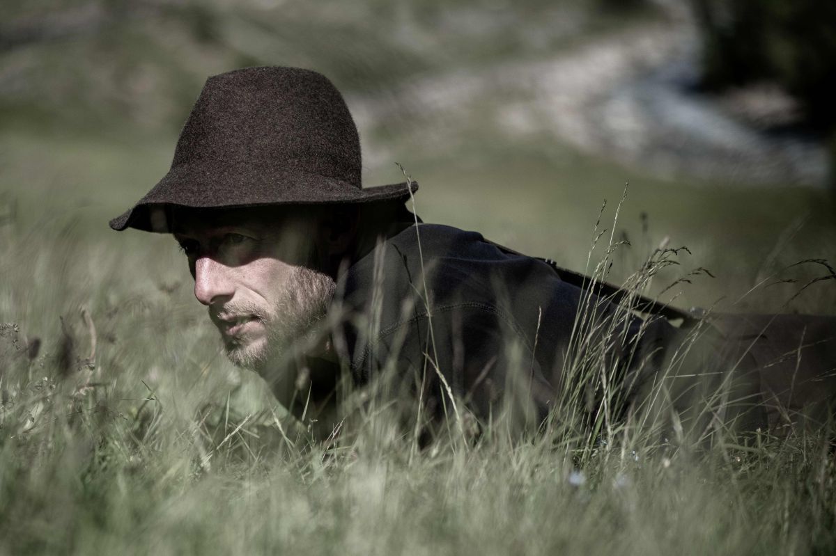 Andreas Hoffmann - Hafner zu Wanzbach liegt im Gras.