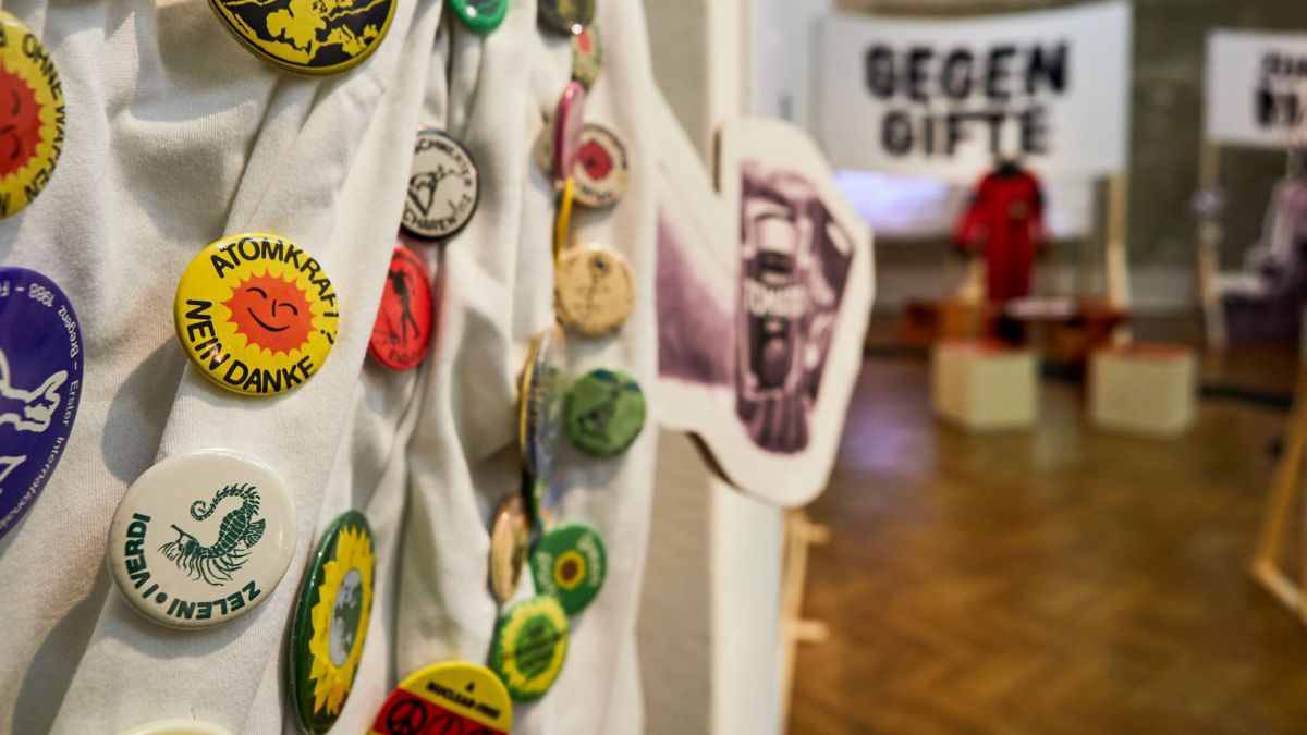 Sammlung von Stickern aus der Geschichte der Umweltbewegung.