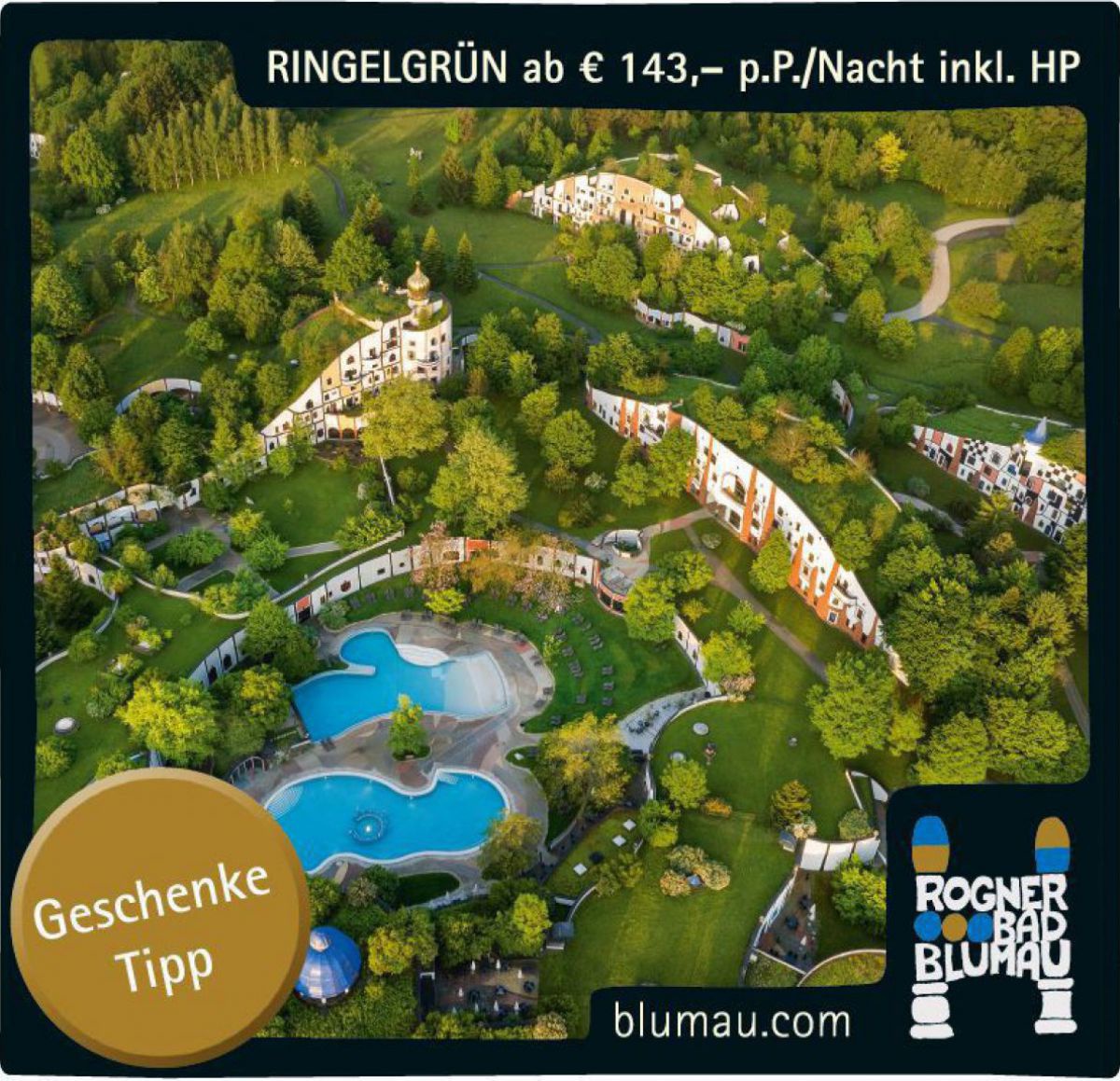 Blick von oben auf die von Friedensreich Hundertwasser gestaltete Thermal- und Gebäudelandschaft.